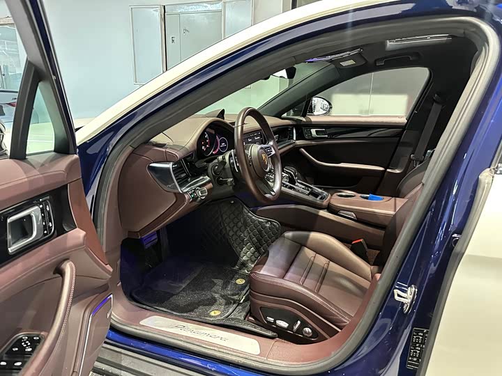 Фото 4 - Porsche Panamera