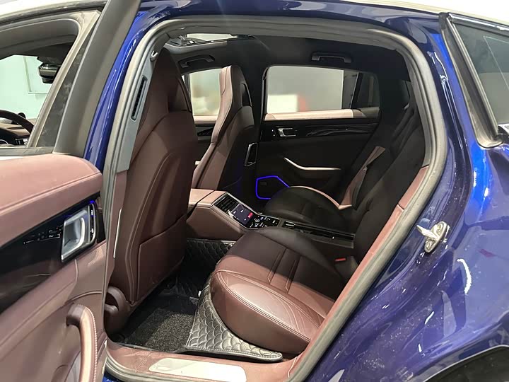 Фото 6 - Porsche Panamera