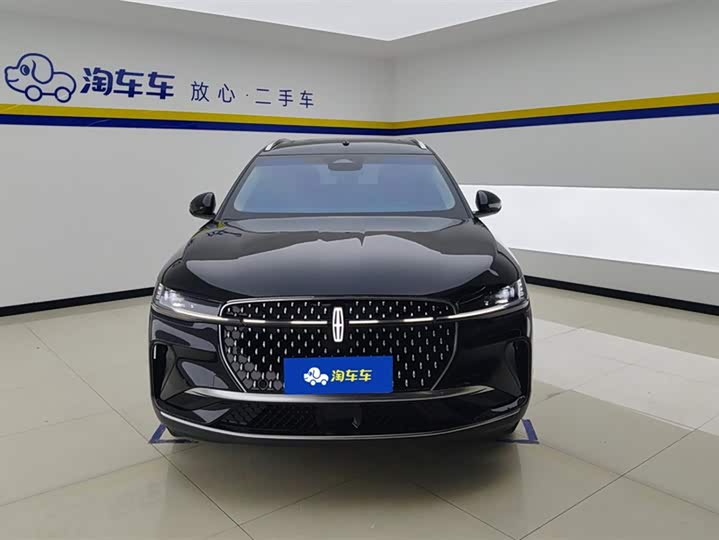 Фото 2 - Lincoln Nautilus