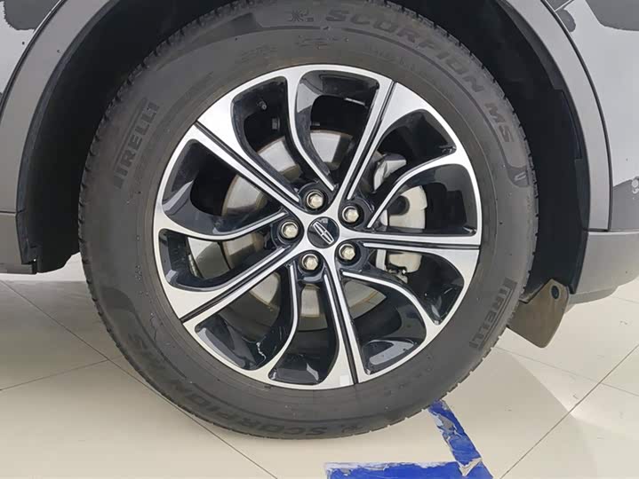 Фото 6 - Lincoln Nautilus