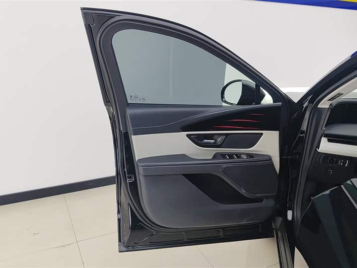 Фото 7 - Lincoln Nautilus