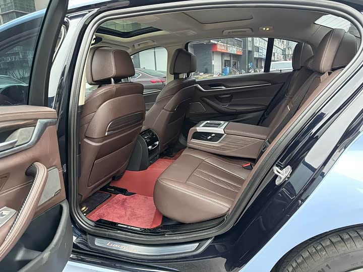 Фото 6 - BMW 5 Series