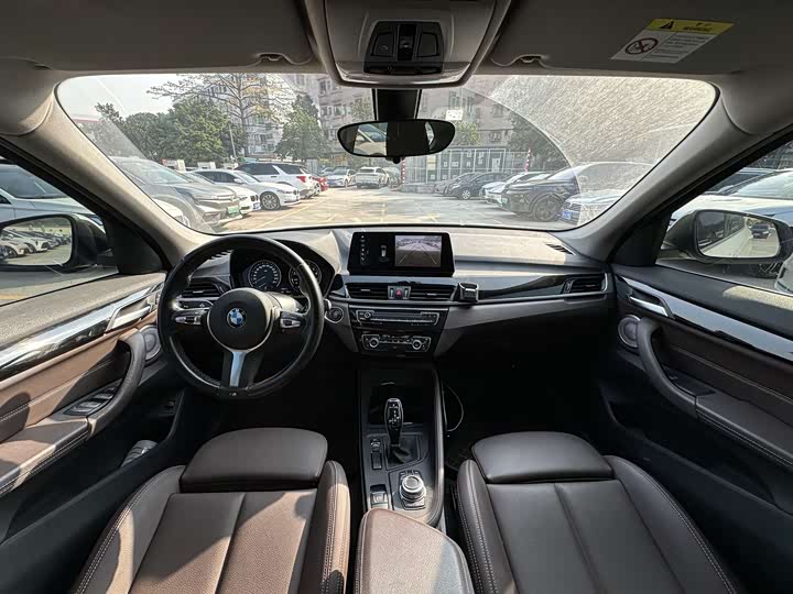 Фото 8 - BMW X1
