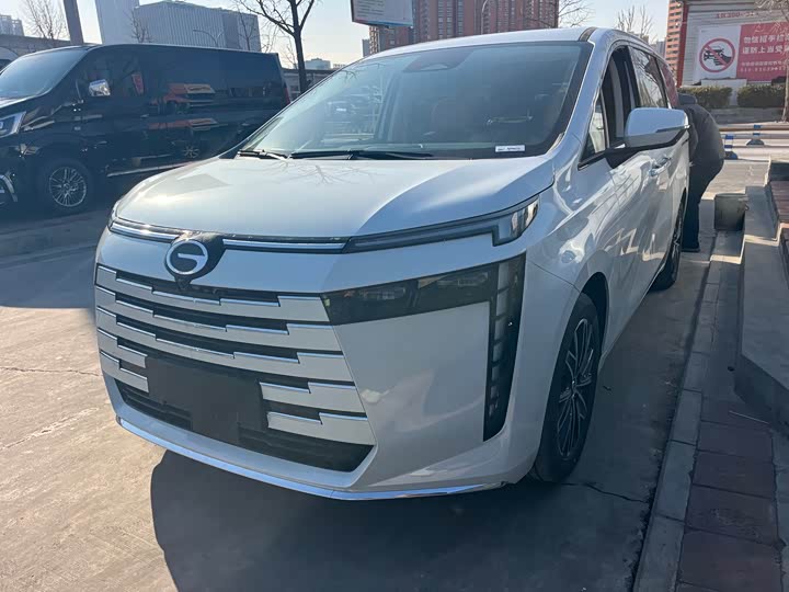 Фото 1 - GAC Trumpchi E8