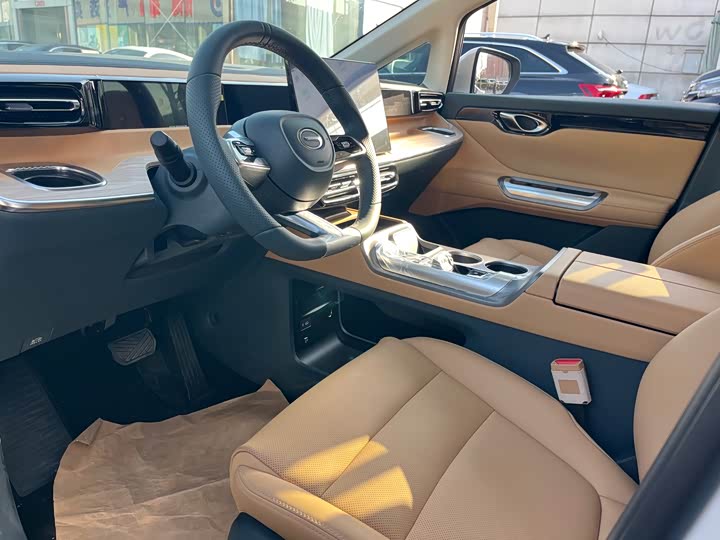 Фото 3 - GAC Trumpchi E8