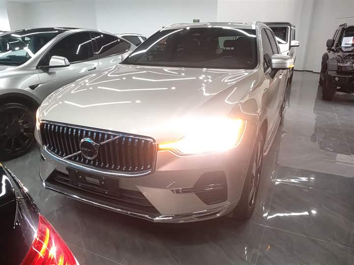 Фото 3 - Volvo XC60 Hybrid