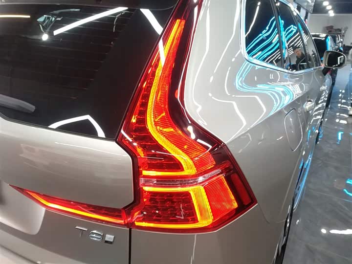 Фото 8 - Volvo XC60 Hybrid