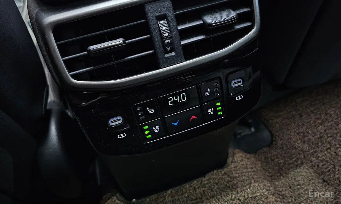 Фото 19 - Lexus RX