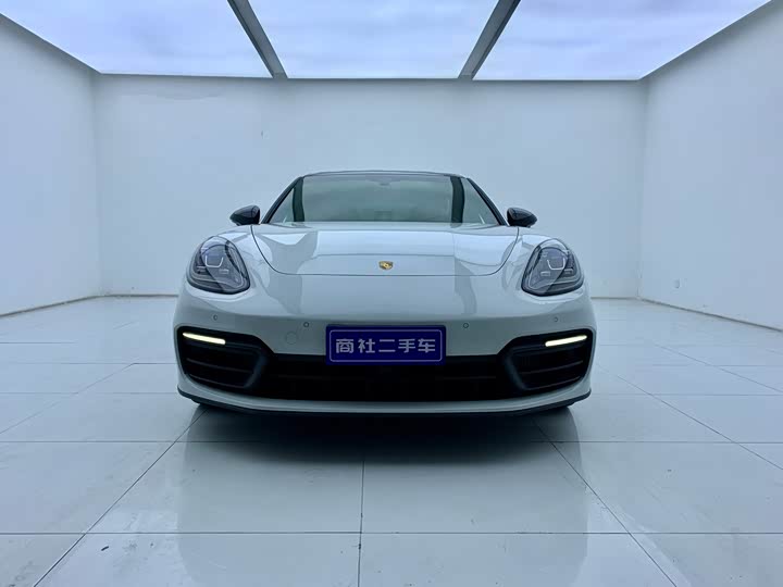 Фото 2 - Porsche Panamera