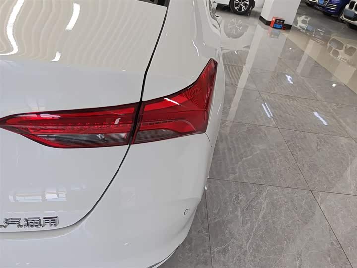 Фото 8 - Buick Verano