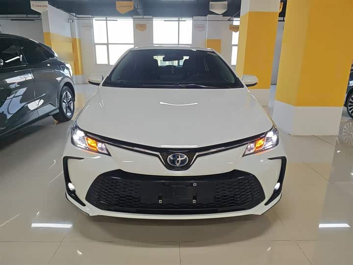 Фото 3 - Toyota Corolla