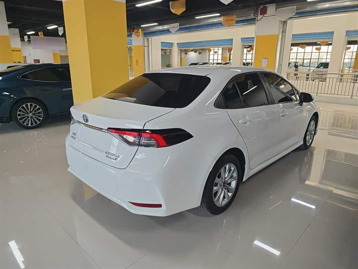 Фото 7 - Toyota Corolla