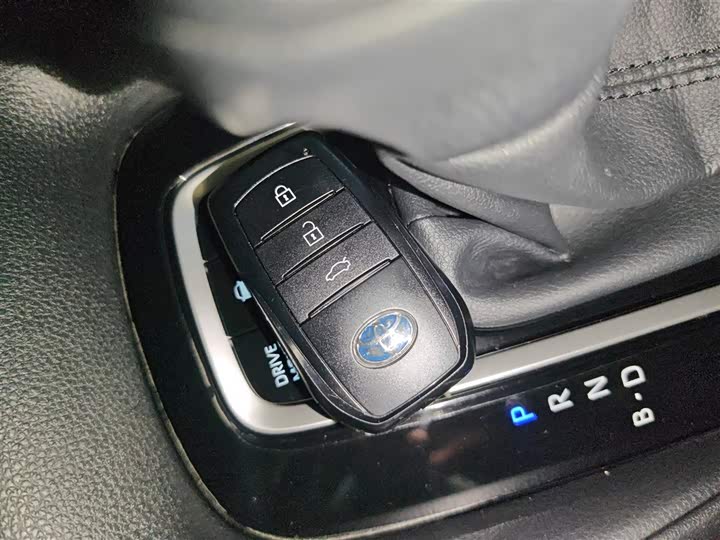 Фото 9 - Toyota Corolla