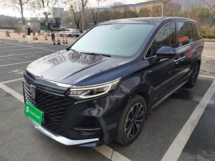 Фото 2 - Roewe iMax 8