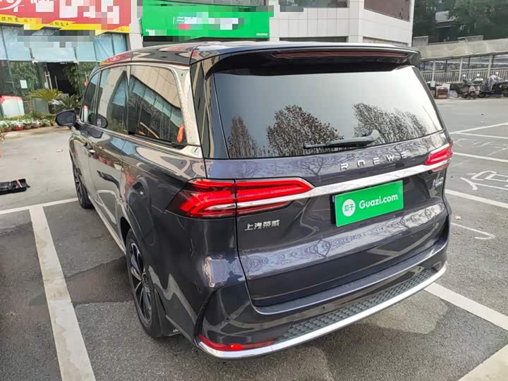 Фото 5 - Roewe iMax 8