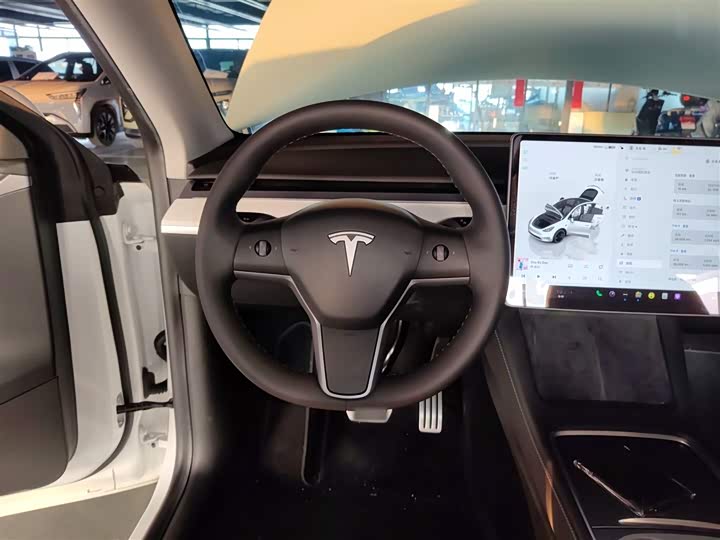 Фото 3 - Tesla Model Y