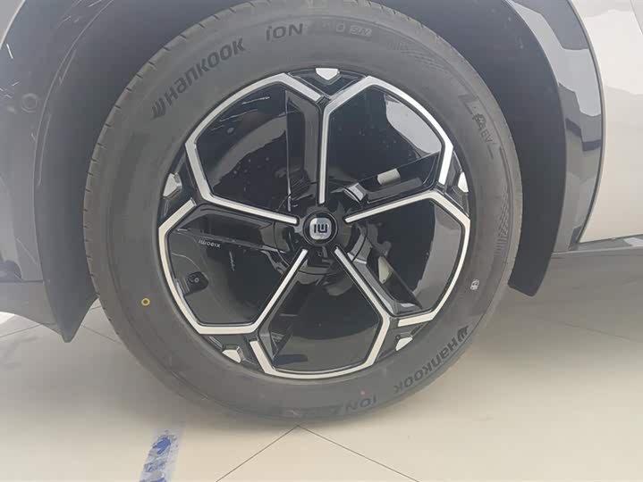 Фото 6 - Xiaomi YU7