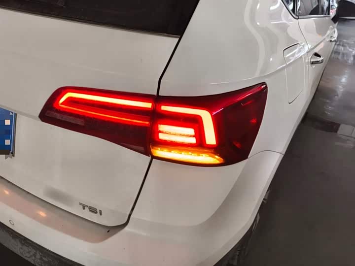 Фото 8 - Volkswagen Tharu