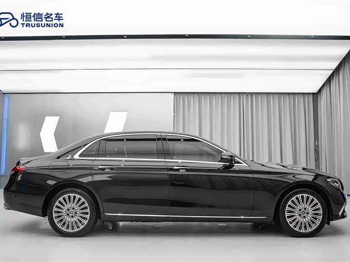 Фото 4 - Mercedes-Benz E-Class