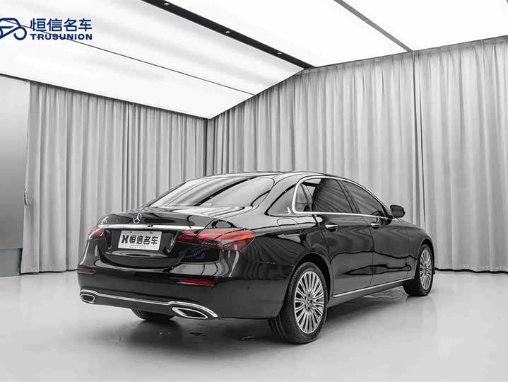 Фото 5 - Mercedes-Benz E-Class