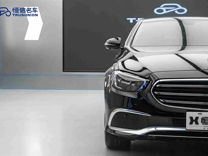 Фото 8 - Mercedes-Benz E-Class