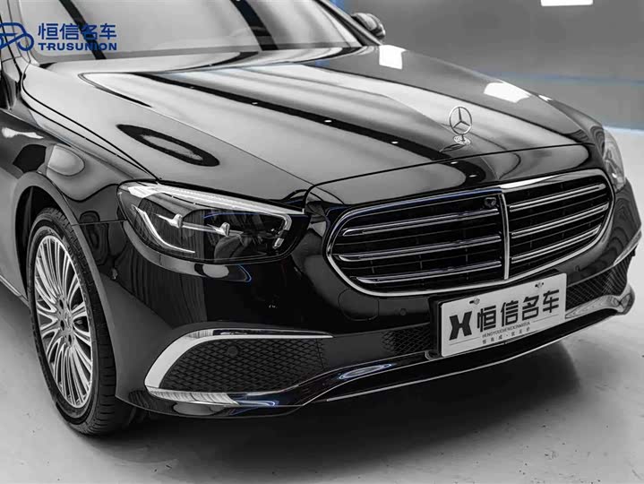 Фото 9 - Mercedes-Benz E-Class