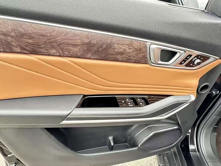 Фото 5 - Bestune T99