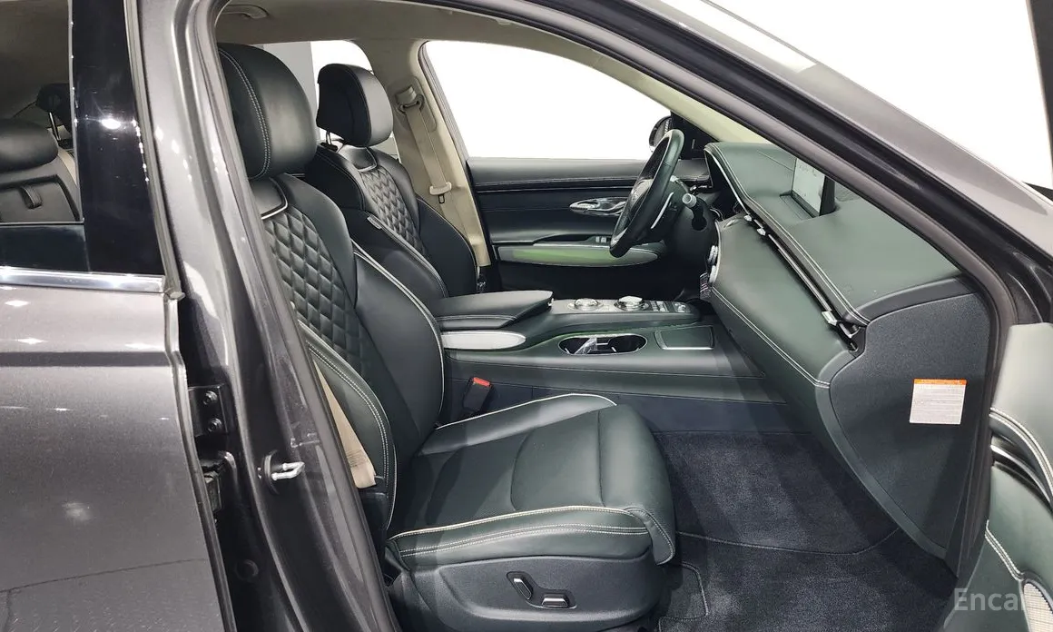 Фото 11 - Genesis GV70