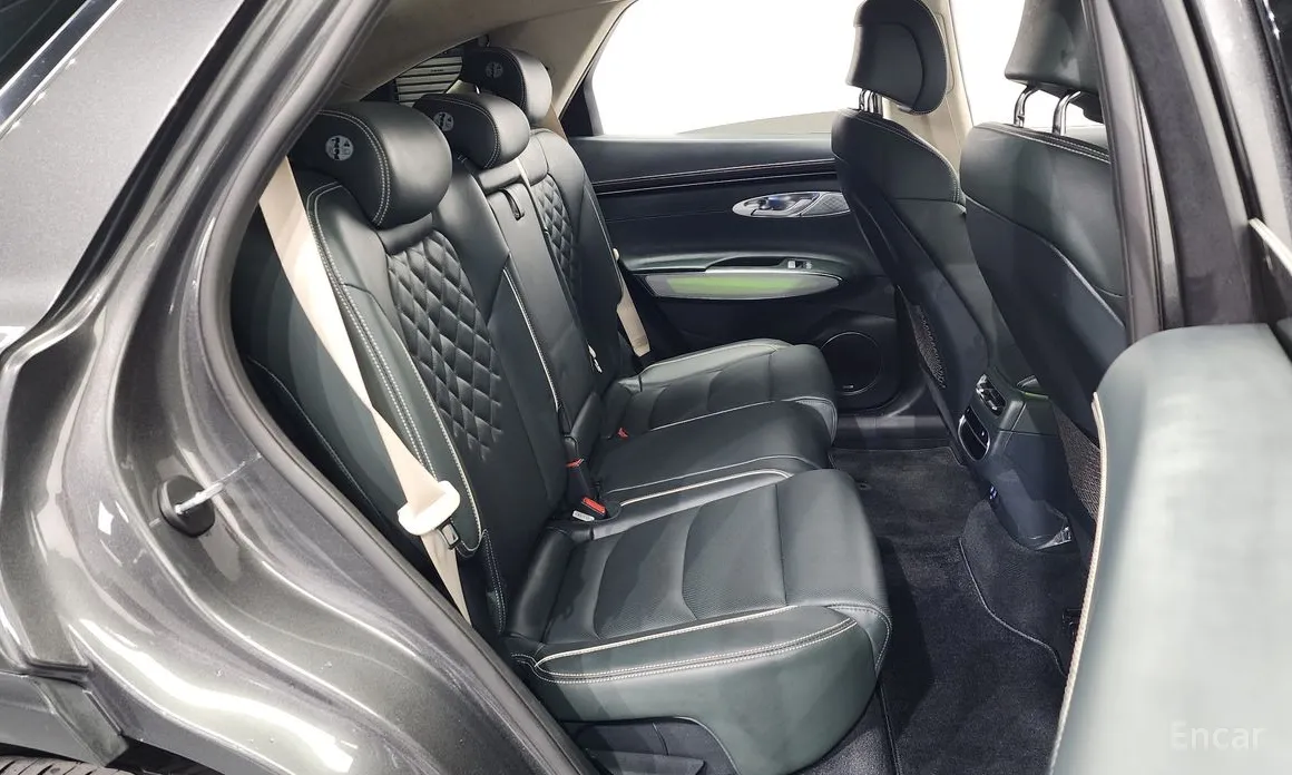 Фото 12 - Genesis GV70