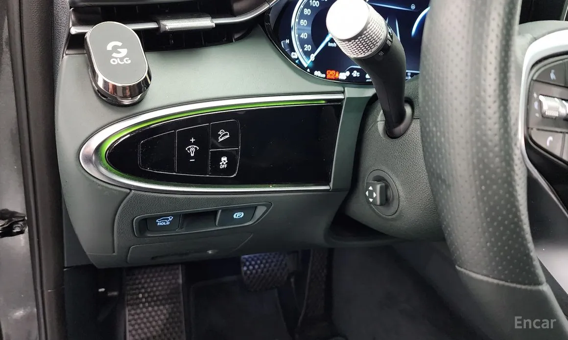 Фото 18 - Genesis GV70