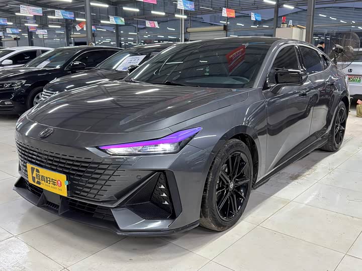 Фото 1 - Changan UNI-V