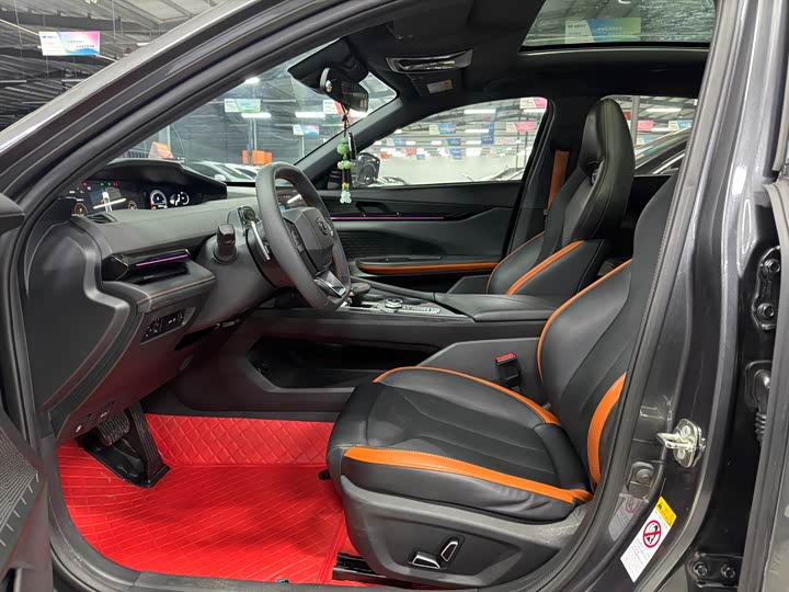 Фото 6 - Changan UNI-V