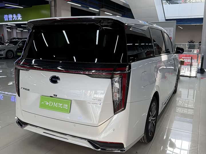 Фото 9 - GAC Trumpchi M8