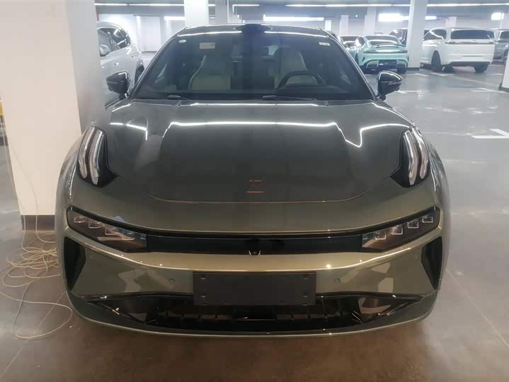 Фото 2 - Zeekr 001