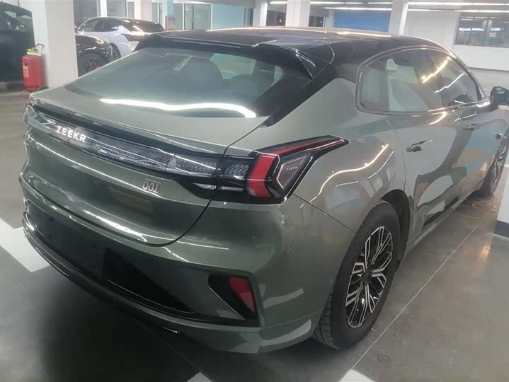 Фото 3 - Zeekr 001