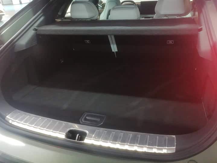 Фото 4 - Zeekr 001