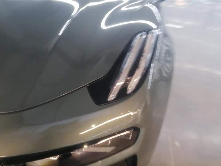 Фото 5 - Zeekr 001