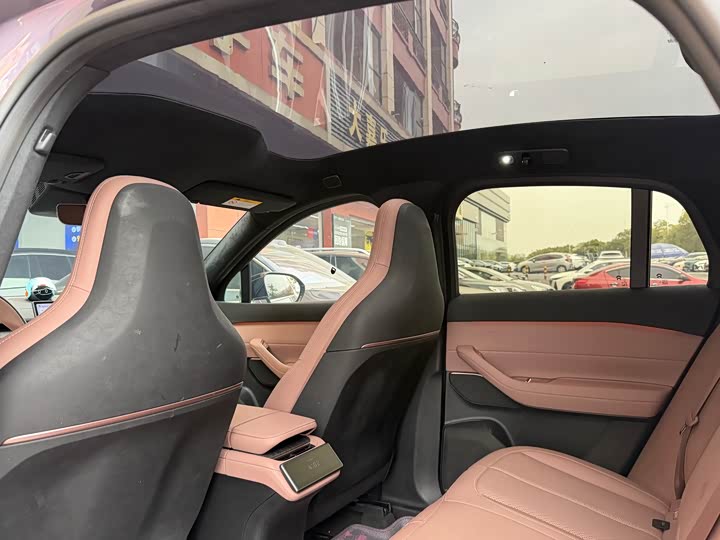 Фото 7 - Nio EC6