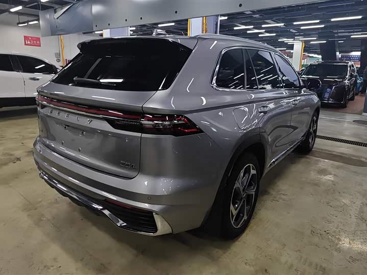 Фото 3 - Geely Monjaro