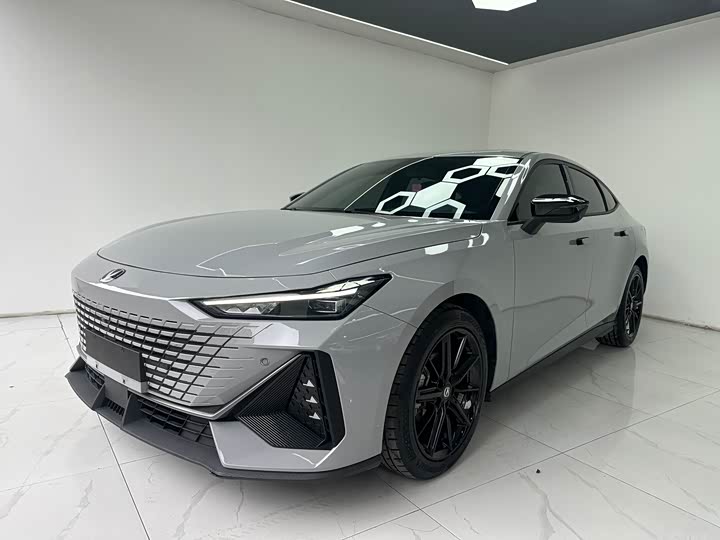 Фото 1 - Changan UNI-V