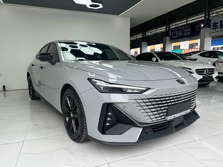 Фото 3 - Changan UNI-V