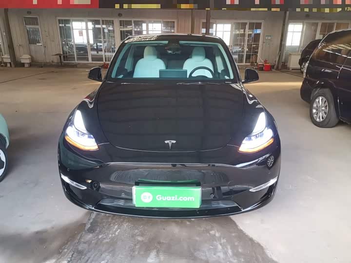 Фото 3 - Tesla Model Y