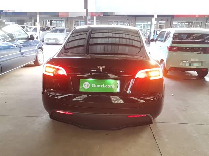 Фото 6 - Tesla Model Y