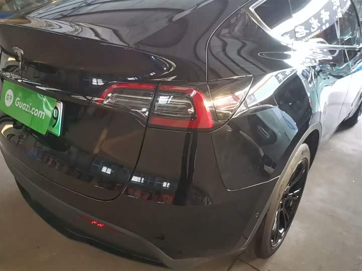 Фото 8 - Tesla Model Y
