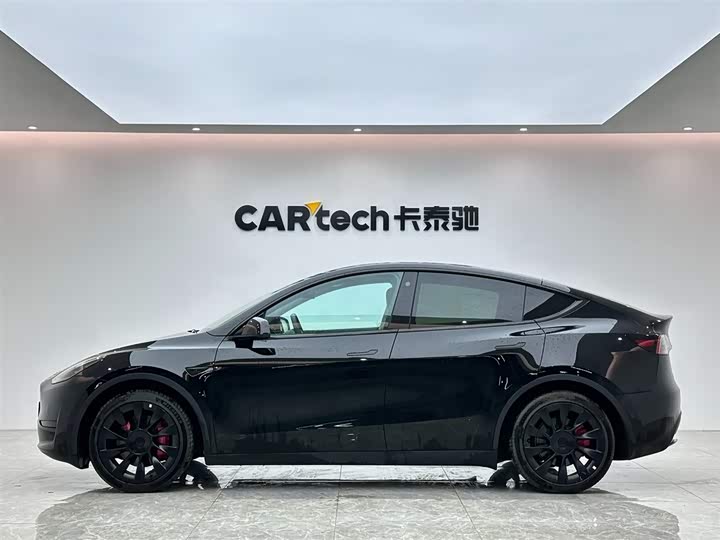 Фото 2 - Tesla Model Y