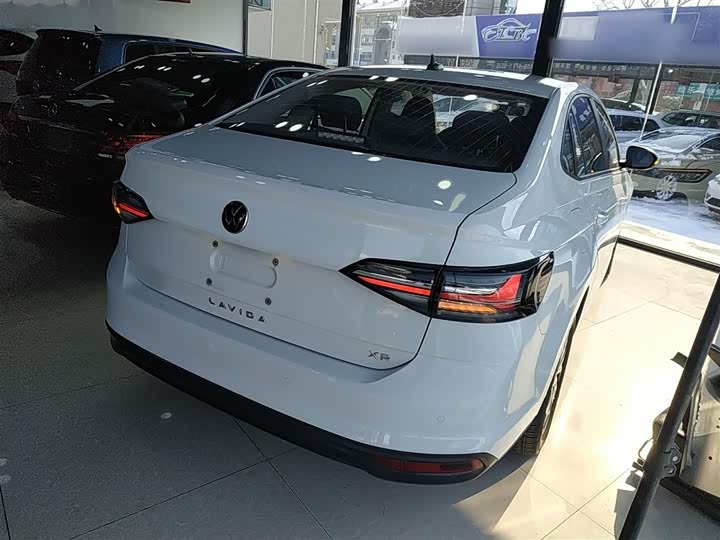 Фото 7 - Volkswagen Lavida