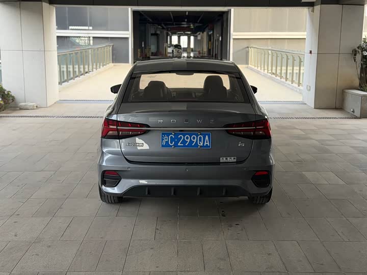Фото 4 - Roewe i5