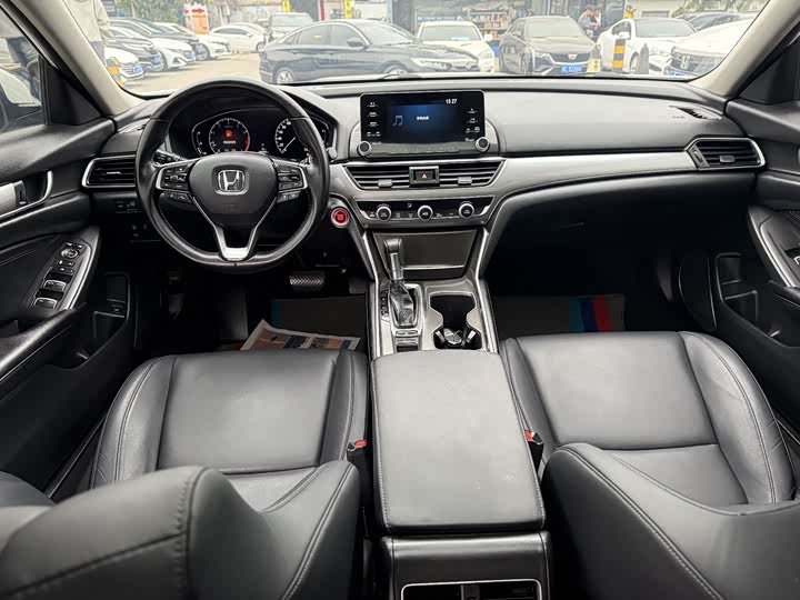 Фото 2 - Honda Accord