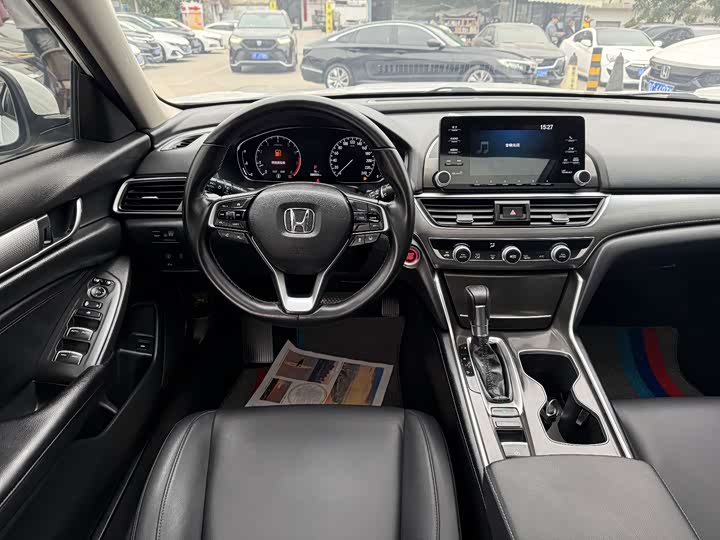 Фото 3 - Honda Accord