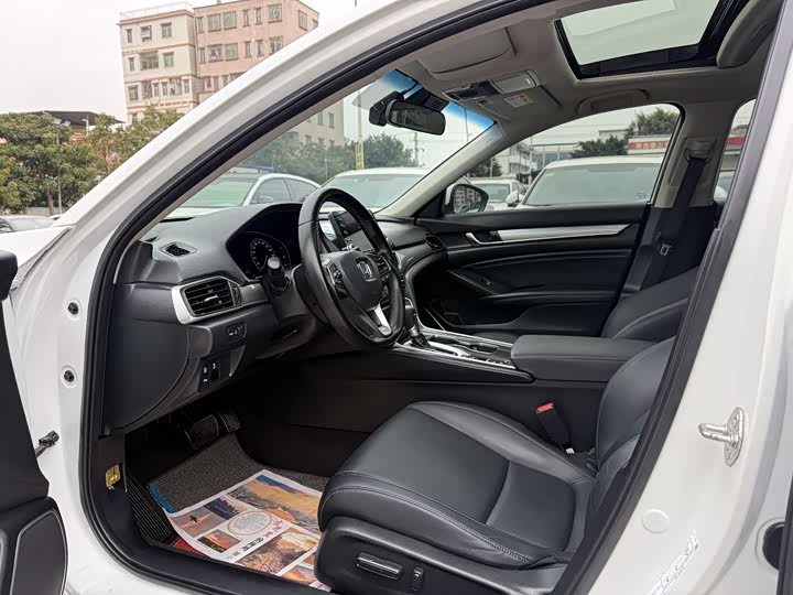 Фото 7 - Honda Accord